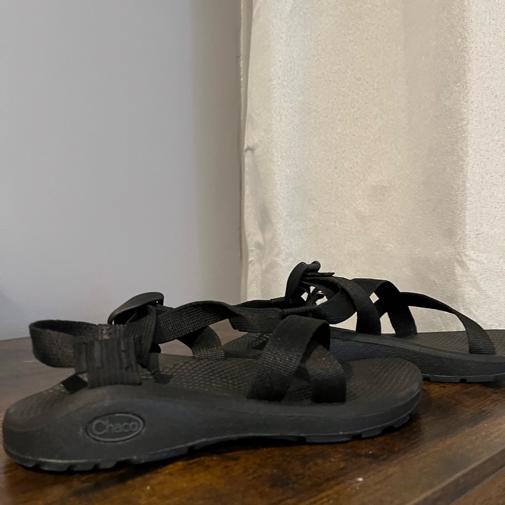 Chaco Classic Black Strappy Sandals - Picture 1 of 2